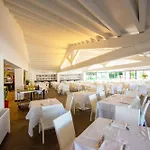 Costa Rey Wellness & 4*