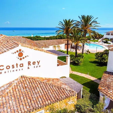 Costa Rey Wellness & Szálloda 4*