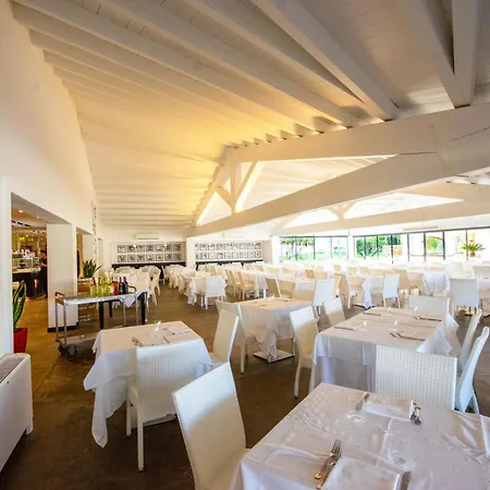 Costa Rey Wellness & 4*